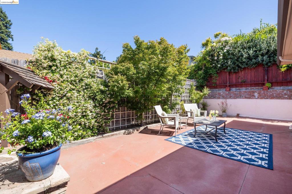 OAKMORE - Residential