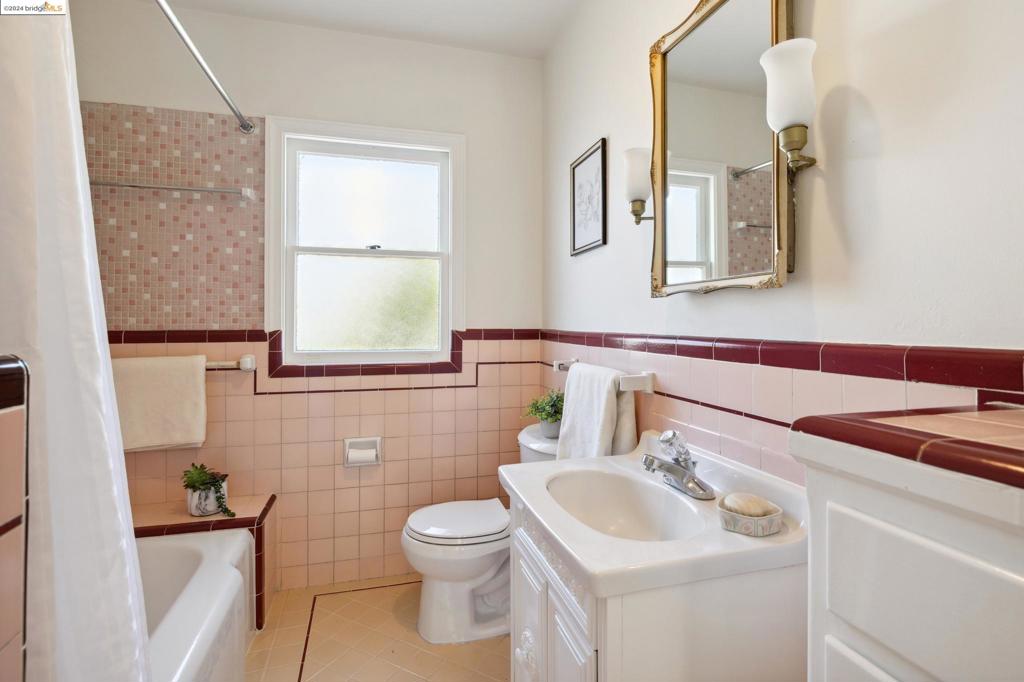 OAKMORE - Residential