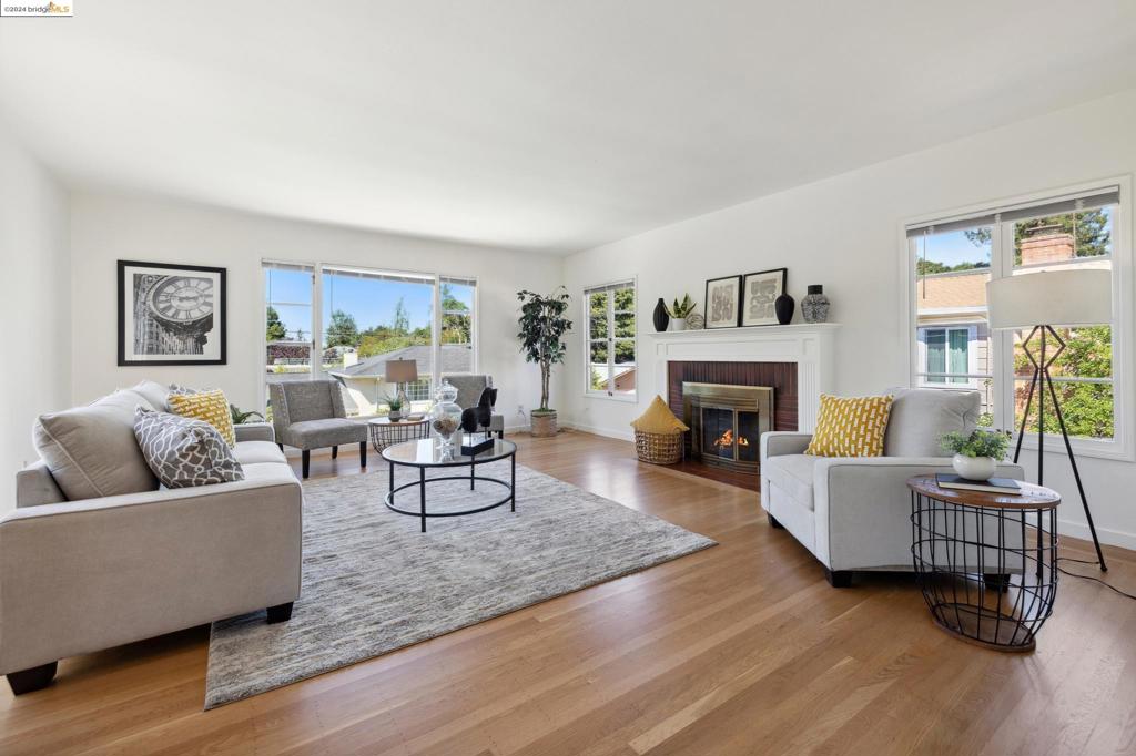 OAKMORE - Residential