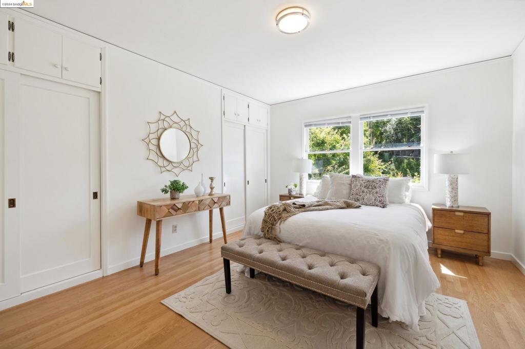 OAKMORE - Residential