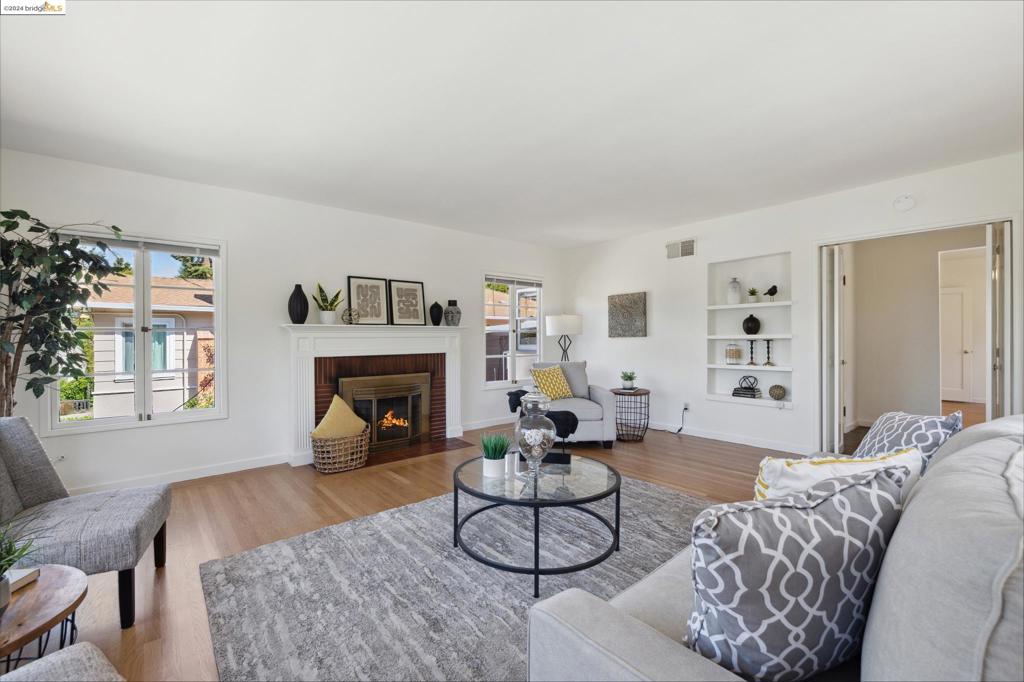 OAKMORE - Residential