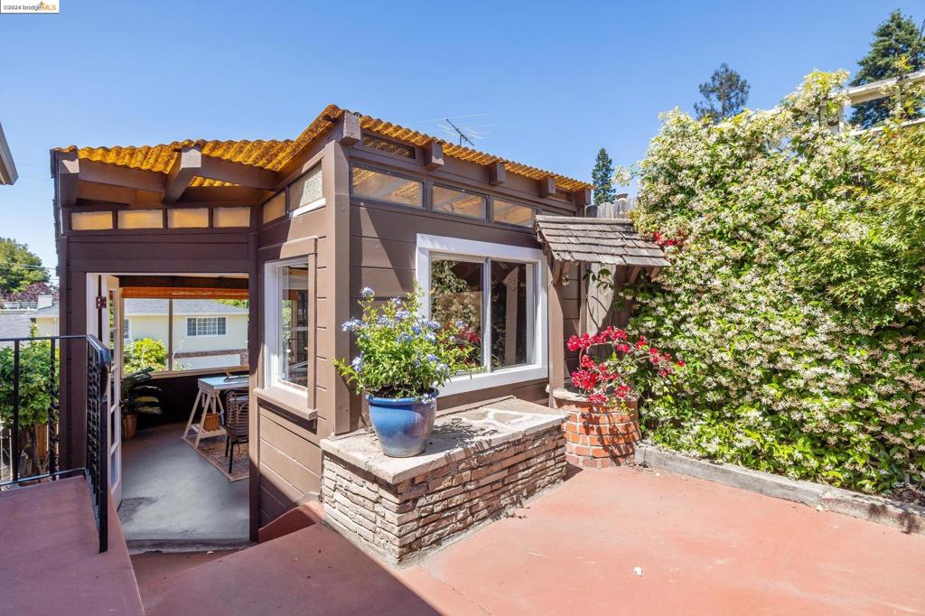 OAKMORE - Residential