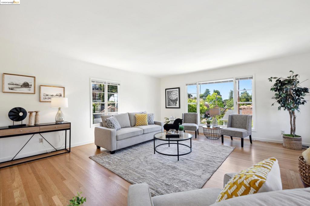 OAKMORE - Residential