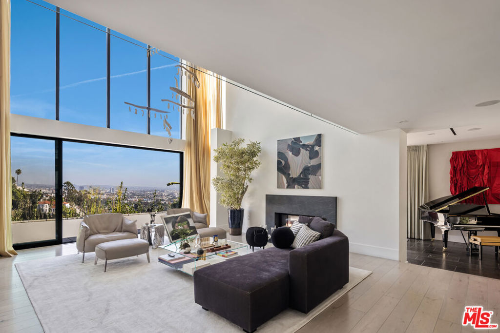 8080 Laurel View Drive