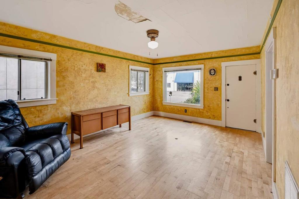 450 Ortiz Avenue