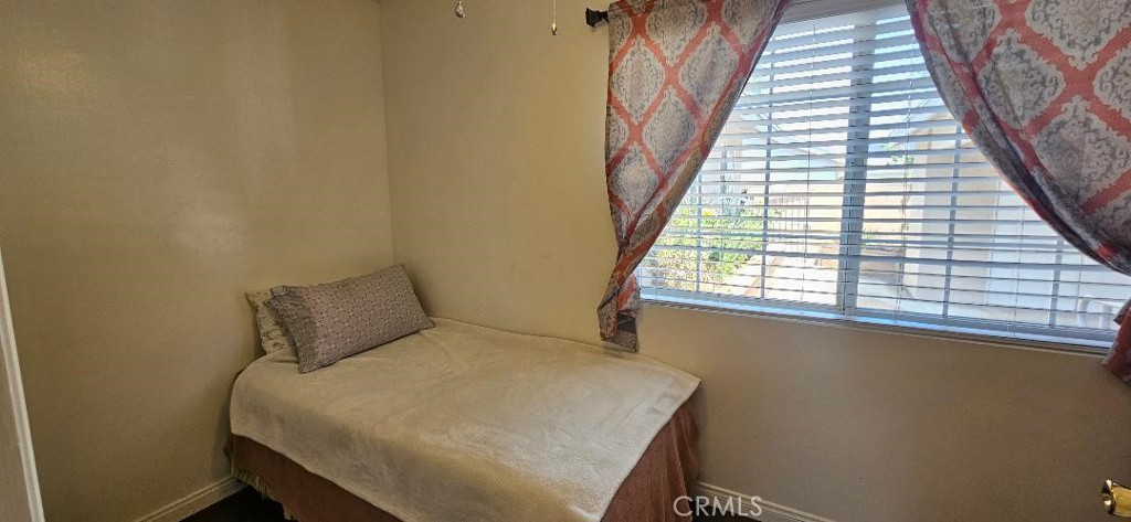 Properties 4 17441 Hiawatha Street