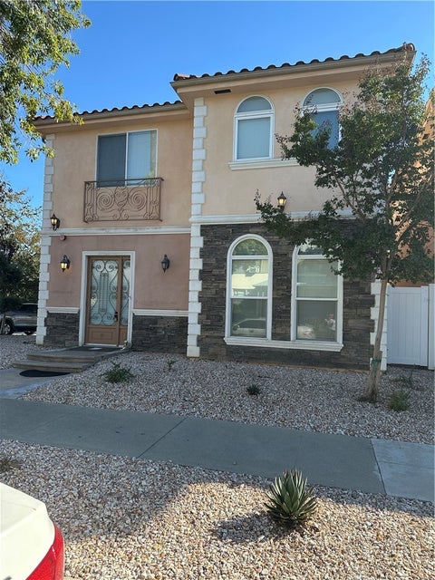 Photo of 2597 N Lincoln St, Burbank, CA 91504 (MLS # GD26221855)