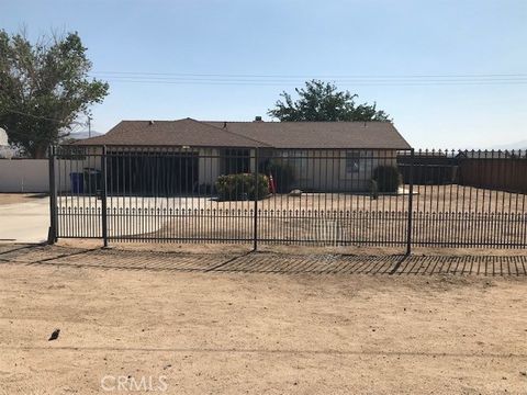Photo of 11555 Mohawk Rd, Apple Valley, CA 92308 (MLS # IV25243697) Photo of 11555 Mohawk Rd, Apple Valley, CA 92308 (MLS # IV25243697)