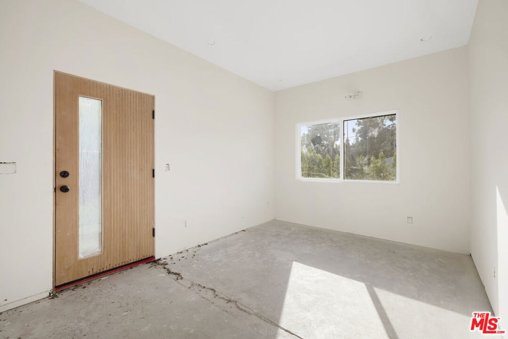 5636 Lindley Avenue