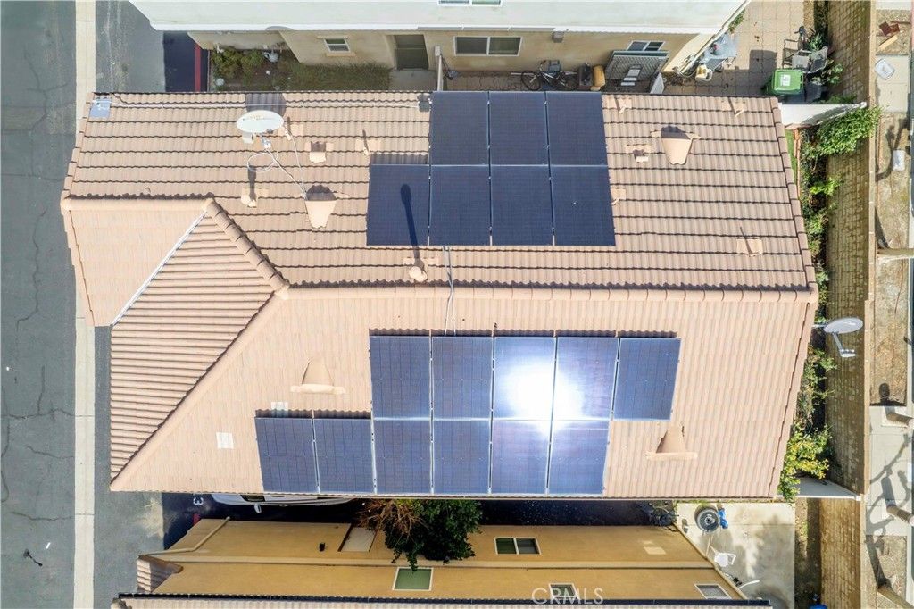 Photo of 9427 Lemona Avenue #20, Northridge, CA 91343 (MLS # SR26035880)