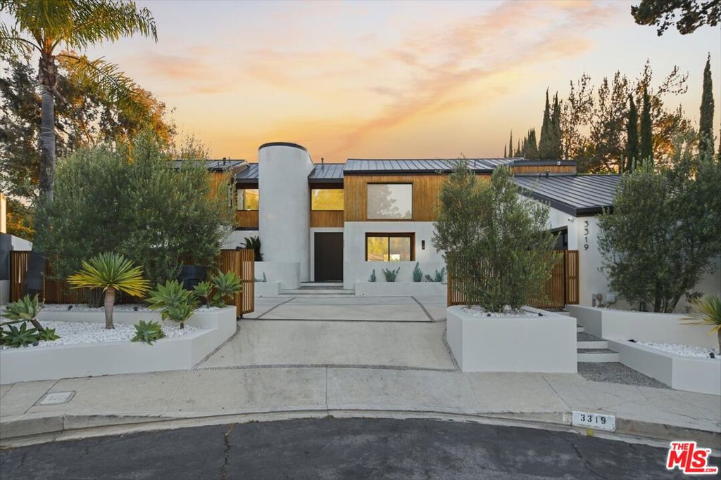 3319 Dona Lola Place, Los Angeles CA 91604