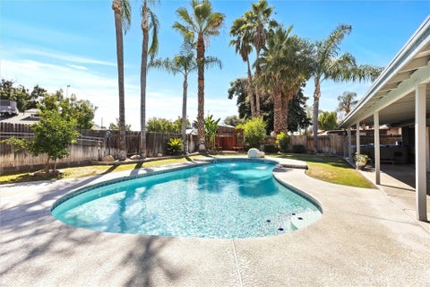 Photo of 8805 Duncanson Drive, Bakersfield, CA 93311 (MLS # SR26231622)