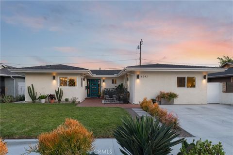 Photo of 6242 E Pageantry Street, Long Beach, CA 90808 (MLS # PW26096789)