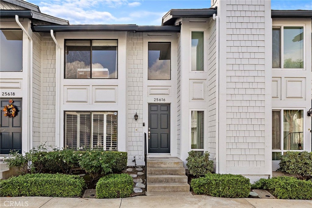25616 Paseo La Cresta