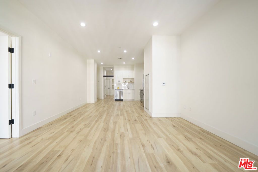 Photo of 3810 Wilshire Boulevard #804, Los Angeles, CA 90010 (MLS # 25624629)