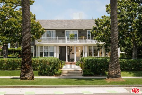 Photo of 401 Ocean Avenue #2, Santa Monica, CA 90402 (MLS # 26849807)
