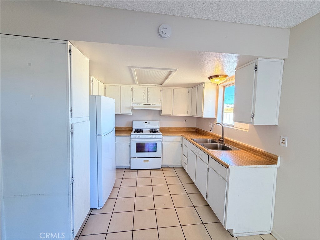 5533 Encelia Drive