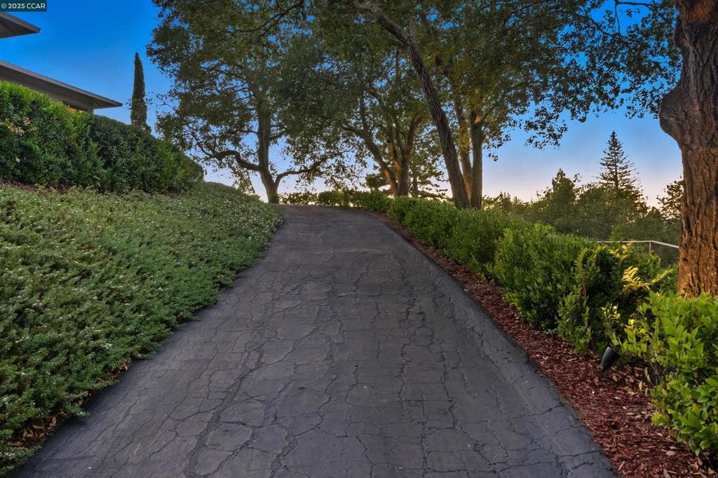 CHARLES HILL - Residential