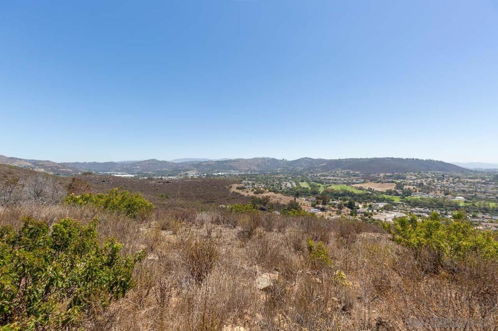 N Twin Oaks Valley Rd