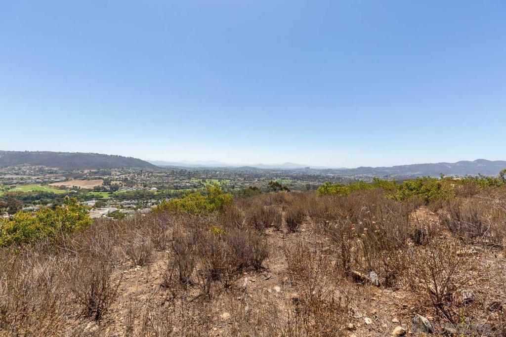 N Twin Oaks Valley Rd