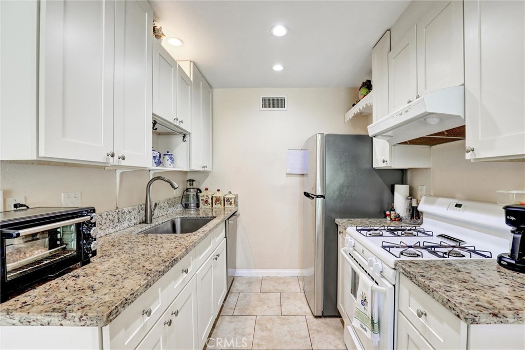 Aliso Villas (AV) - Residential