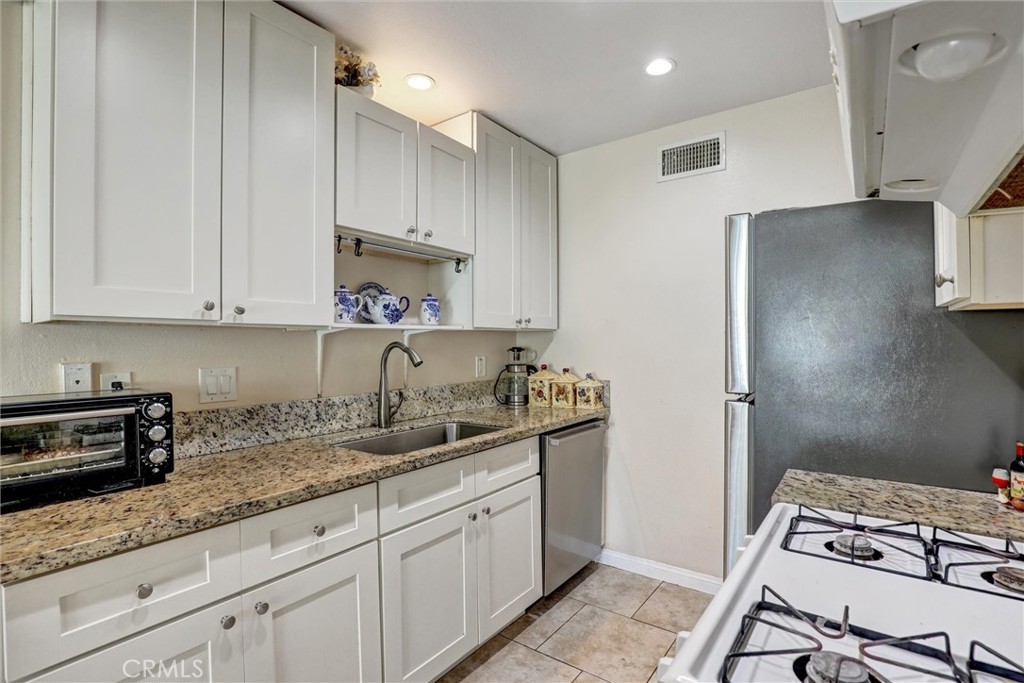Aliso Villas (AV) - Residential