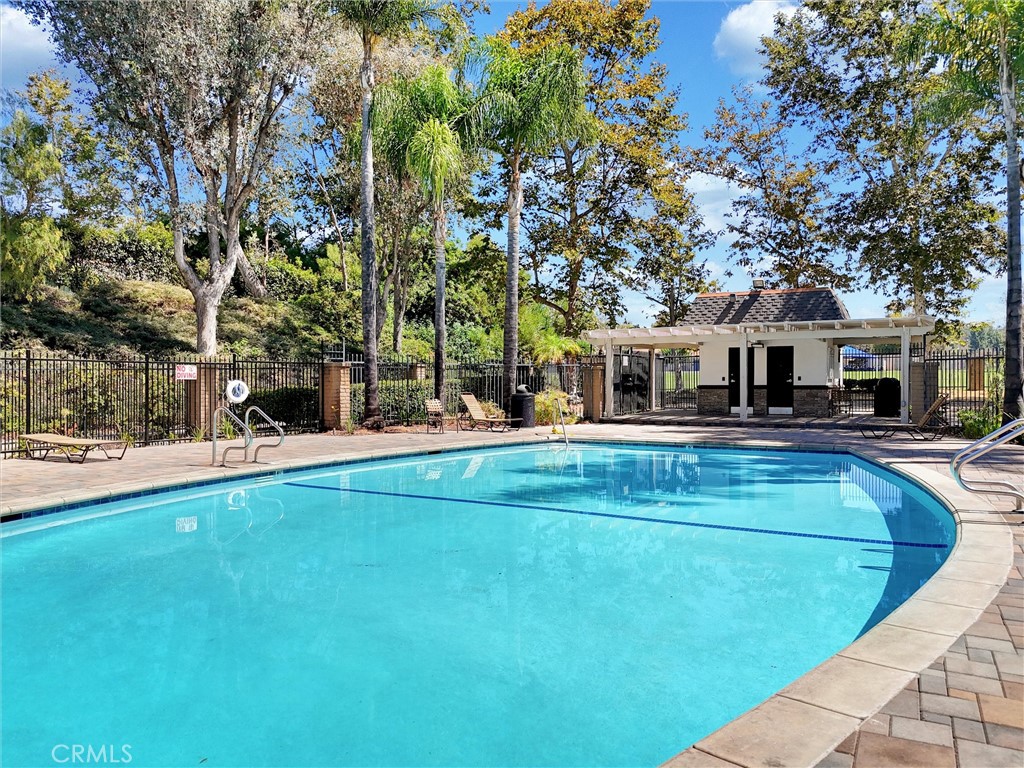 Aliso Villas (AV) - Residential