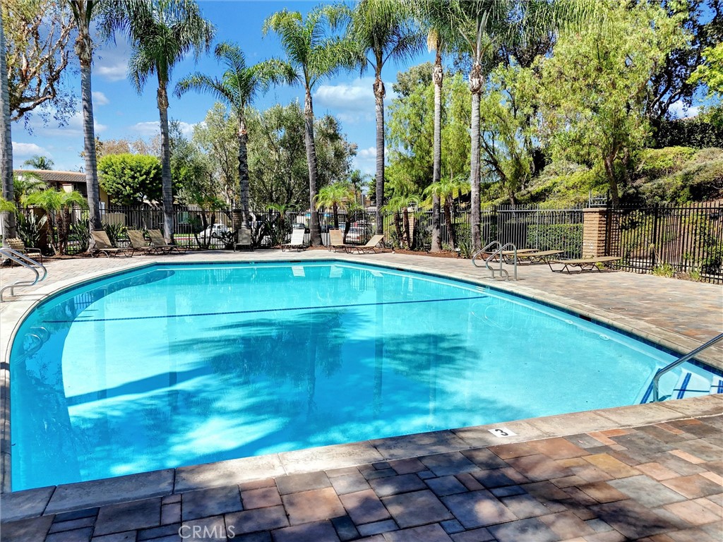 Aliso Villas (AV) - Residential
