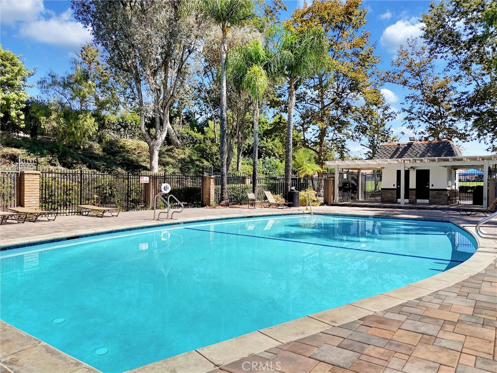 Aliso Villas (AV) - Residential