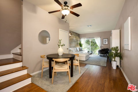 Photo of 6525 Woodman Avenue #2, Valley Glen, CA 91401 (MLS # 26997511)