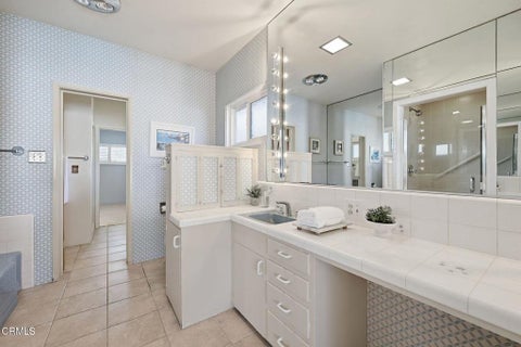 Tiny photo for 3410 Fairmont Drive, Ventura, CA 93003 (MLS # V1-38885)