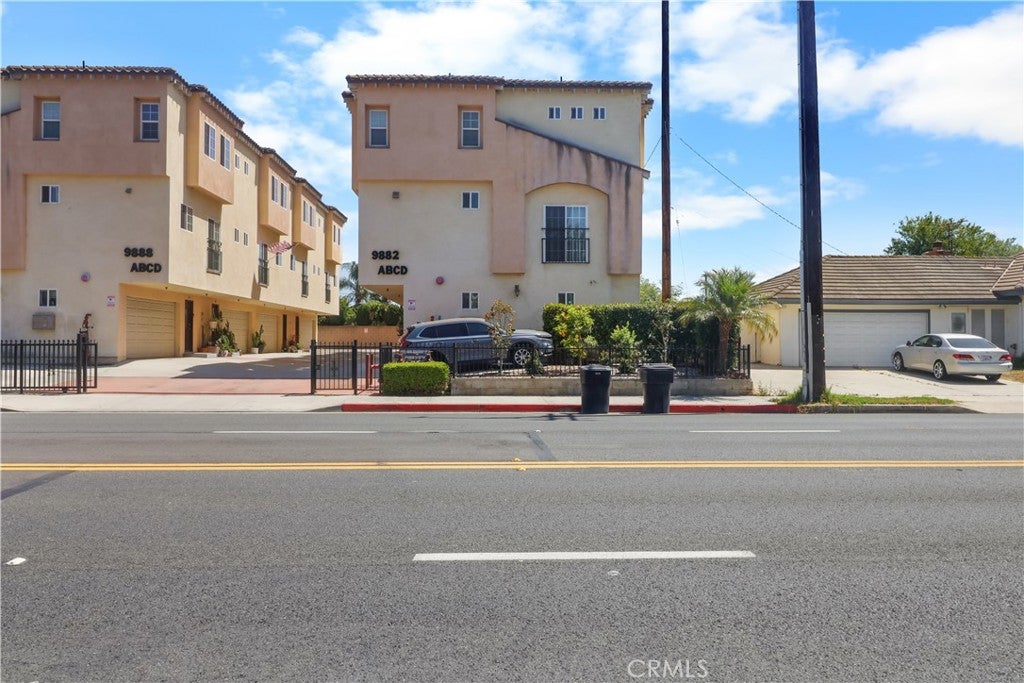 9882 Broadway
