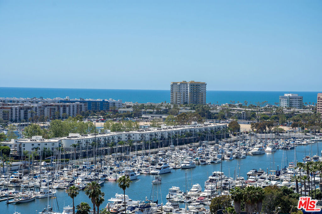 13700 Marina Pointe Drive 1711