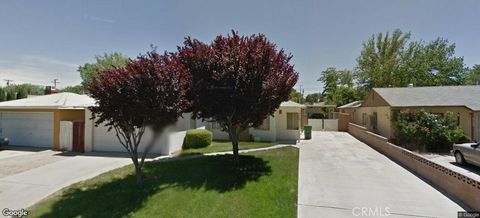 Photo of 506 W Avenue J8, Lancaster, CA 93534 (MLS # OC26106085)