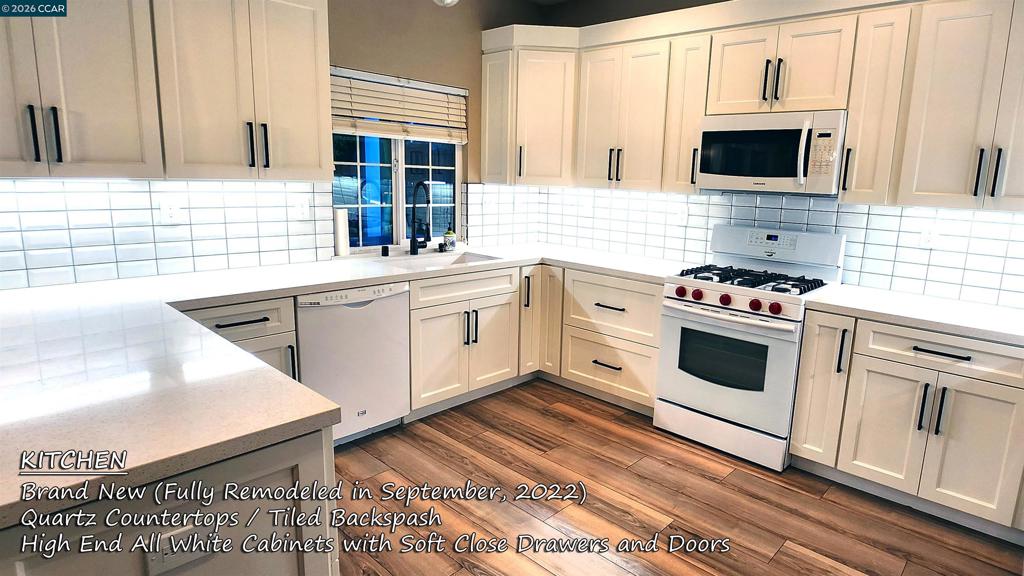 906 Scenic Ct