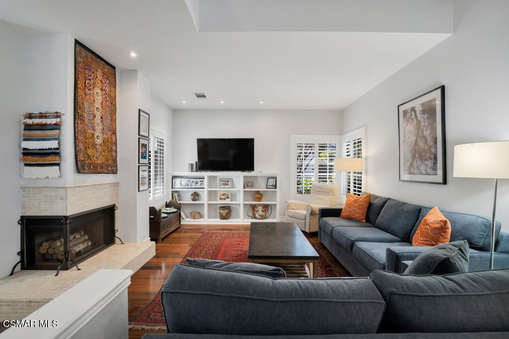 5711 Tanner Ridge Avenue