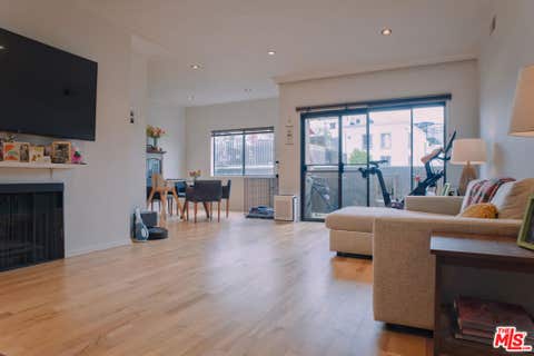 Photo of 832 Palm Avenue #206, West Hollywood, CA 90069 (MLS # 26850787)