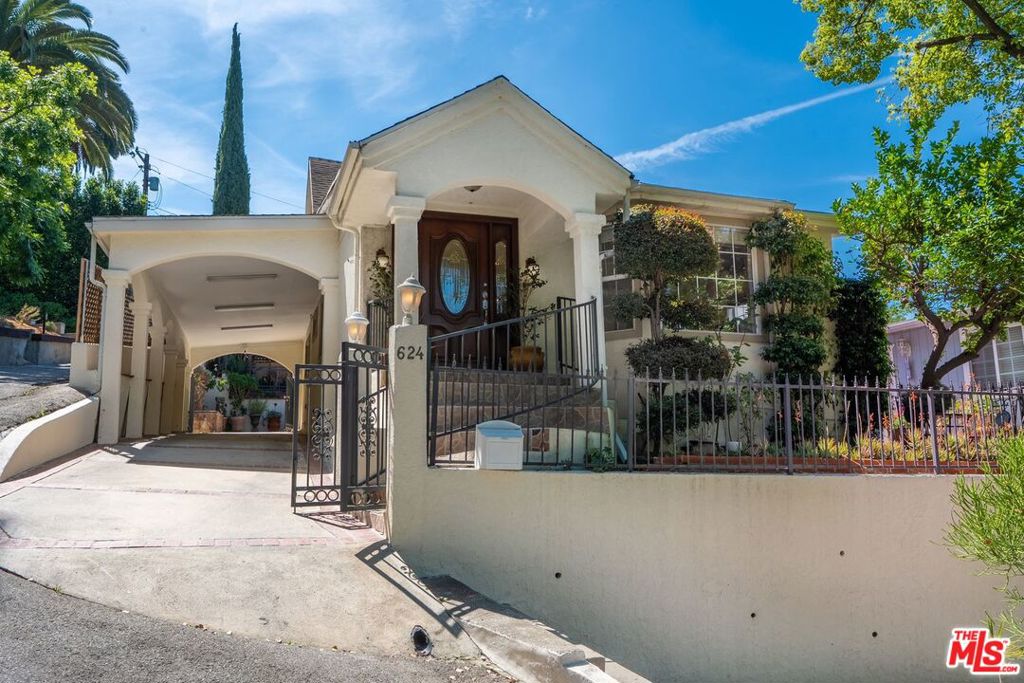624 Redfield Avenue
