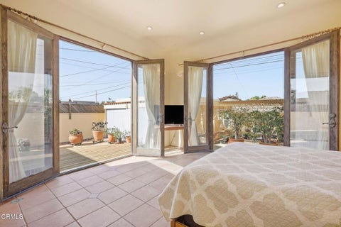 Tiny photo for 111 S Catalina Street, Ventura, CA 93001 (MLS # V1-39009)