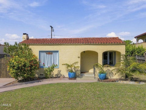 Tiny photo for 111 S Catalina Street, Ventura, CA 93001 (MLS # V1-39009)