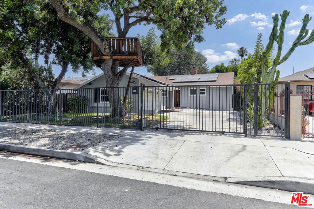 6928 Vanscoy Avenue, North Hollywood CA 91605