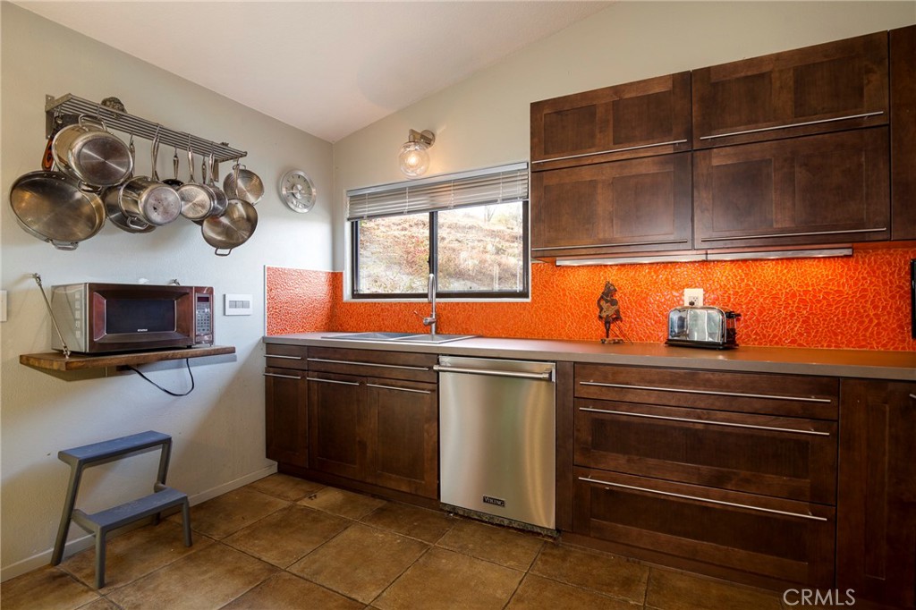 Custom Val Verde (CVVER) - Residential