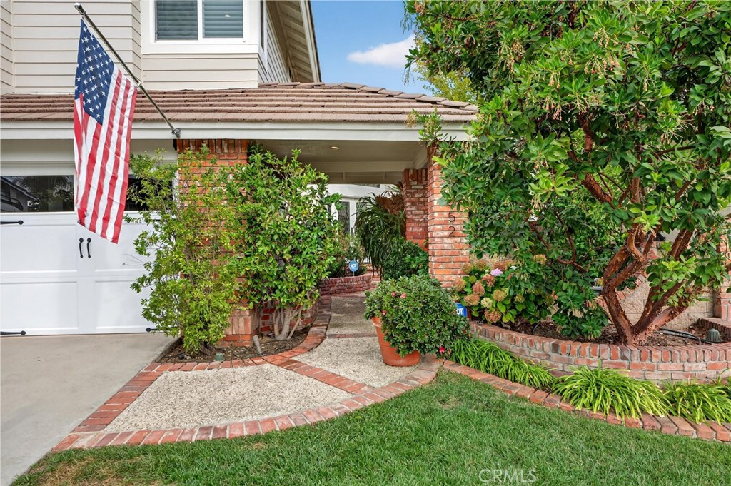 21352 Silvertree Lane