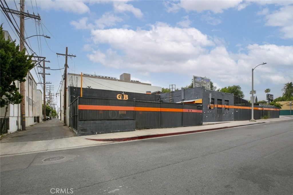 7504 Santa Monica Boulevard