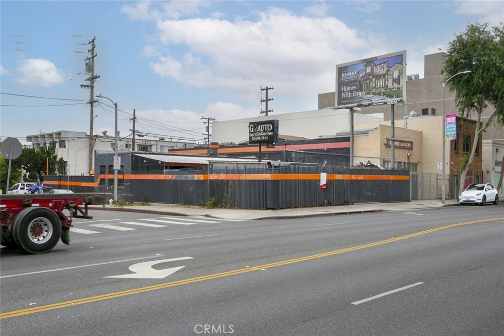 7504 Santa Monica Boulevard