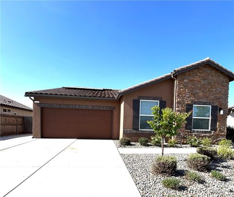 Photo of 6140 E Laurel Ave, Fresno, CA 93727 (MLS # TR26046873)