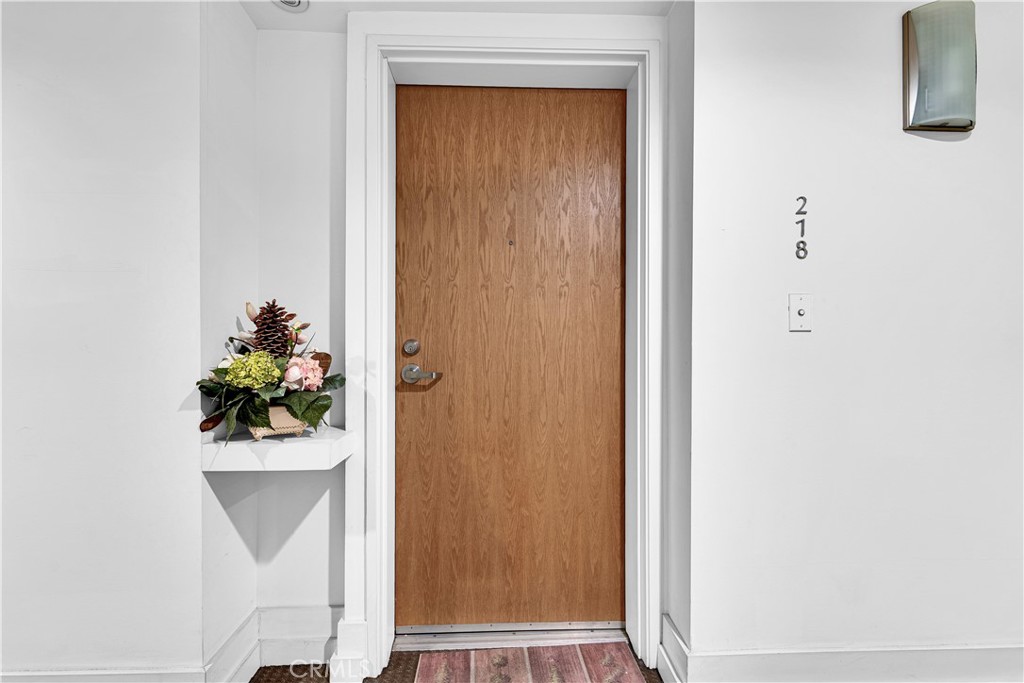 267 S San Pedro 218
