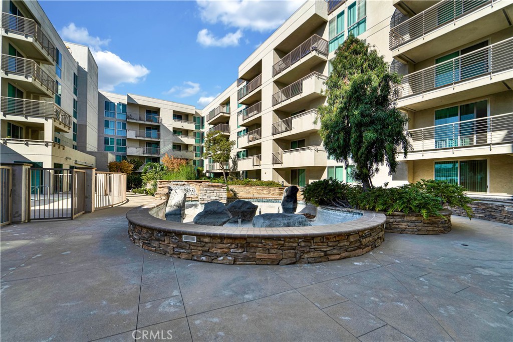 267 S San Pedro 218