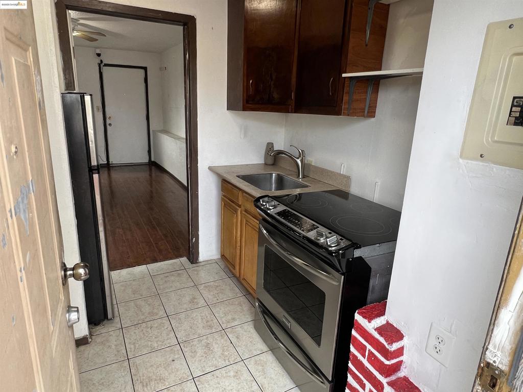 OAKLAND - Residential Income