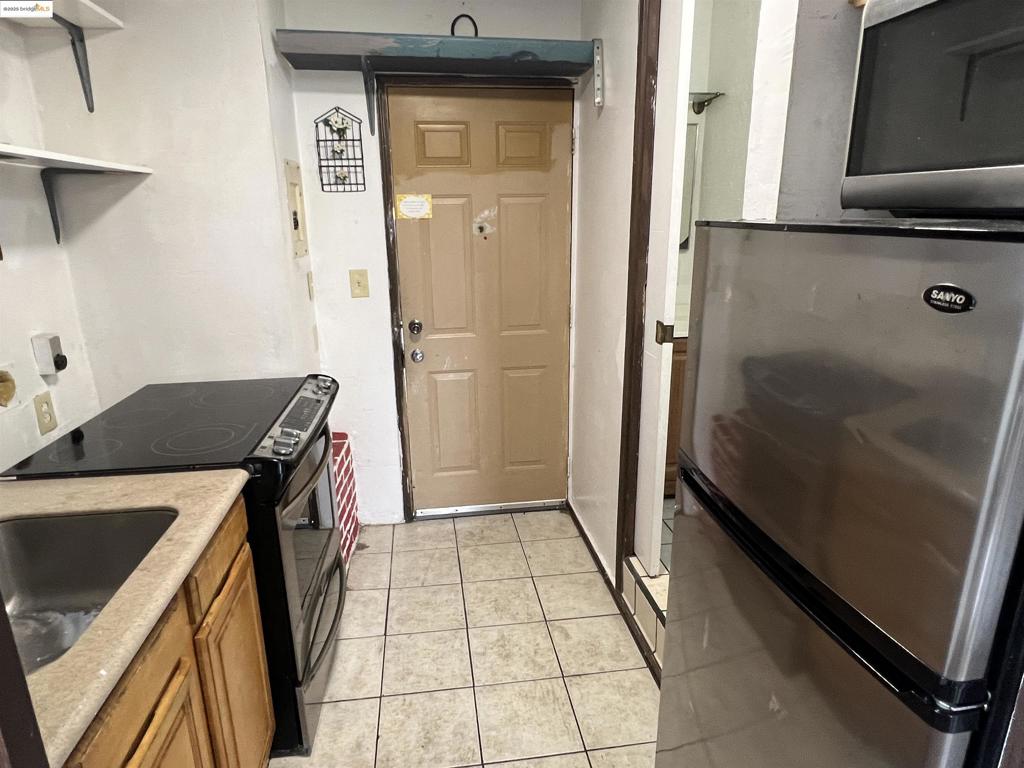 OAKLAND - Residential Income